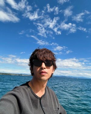 Chen Bolin Instagram - 來自南半球的祝福 🌏🧧✨

祝大家新年快樂，龍年快樂 🐲🫶🏻✨

#龍年
#新年快樂