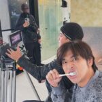 Chen Bolin Instagram - 不如海邊吹吹風，順利殺青✨🌬️ 謝謝劇組的所有成員們 ⭐️❣️ 和你們一起在金門吹吹風的日子， 真的真的很開心 🩵✨ 謝謝最帥Peter導、辛苦啦～ 🫶🏻✨ #不如海邊吹吹風 #loveyouall