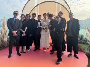 Chen Bolin Instagram - 恭喜兄弟！ 祝你們永遠幸福快樂🎉✨✨✨
@mroscarwang & @t1any1 
💕
#幸福魔幻的一天