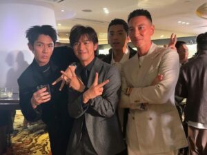 Chen Bolin Instagram - 恭喜兄弟！ 祝你們永遠幸福快樂🎉✨✨✨
@mroscarwang & @t1any1 
💕
#幸福魔幻的一天