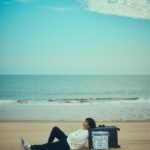 Chen Bolin Instagram - 🌲🦊🧳 Samsonite x Maison Kitsuné ✨ 『Carry Your Wanderlust』 身為旅行者，在探索世界的同時，有個時髦且精緻的配備來一起冒險，是多麼帥氣的事情～ 全球限量的經典迷彩小狐狸躍上 Samsonite 不朽傳奇工藝! 一起來場無極限的冒險旅程吧 ☀️🌊🏕️🏔️🌳 @samsonite_taiwan #SamsoniteTW #CarryYourWanderlust #MaisonKitsunexSamsonite