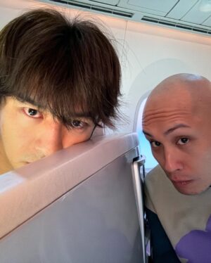 Chen Bolin Instagram - Kia Ora !!! 🇳🇿🪽 Kei te pēhea koe ！😁✨
奇異的國度,奇異的旅伴,奇遇哪些新朋友呢😃✨~~

🟡🌳 Ü 🤙🏻❤️‍🔥💥

🦙🦢🦆🪶🪶🪶

KIWI KIWI KIWI ! 🥝✨🏹

@airnz
#紐西蘭航空台北直飛
#WhatATrip