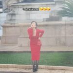 Chiara Francini Instagram - 🗼PARE PARECCHIO PARIGI🎉 Conferenzona stampa! CI SIAMO! GIOVEDÌ 18 GENNAIO SI PARTE! Leonardo Pieraccioni, Nino Frassica, Giulia Bevilacqua, io ed altri STRAORDINARI compagni, giovedì … si parte dal cinema e si va A PARIGI🗼🎉 Venite con NOI in questo viaggio di bene sogni e fantasia? Dress: @moschino Bag: @moschino Shoes: @casadeiofficial Jewels: @crivelliofficial Make-up: @valentini.nina Hair: Piero Giordi per @minetteroma Styling: @andrea.mennella Thanks to: @ggiorgiacatanese #pareparecchioparigi @01distribution