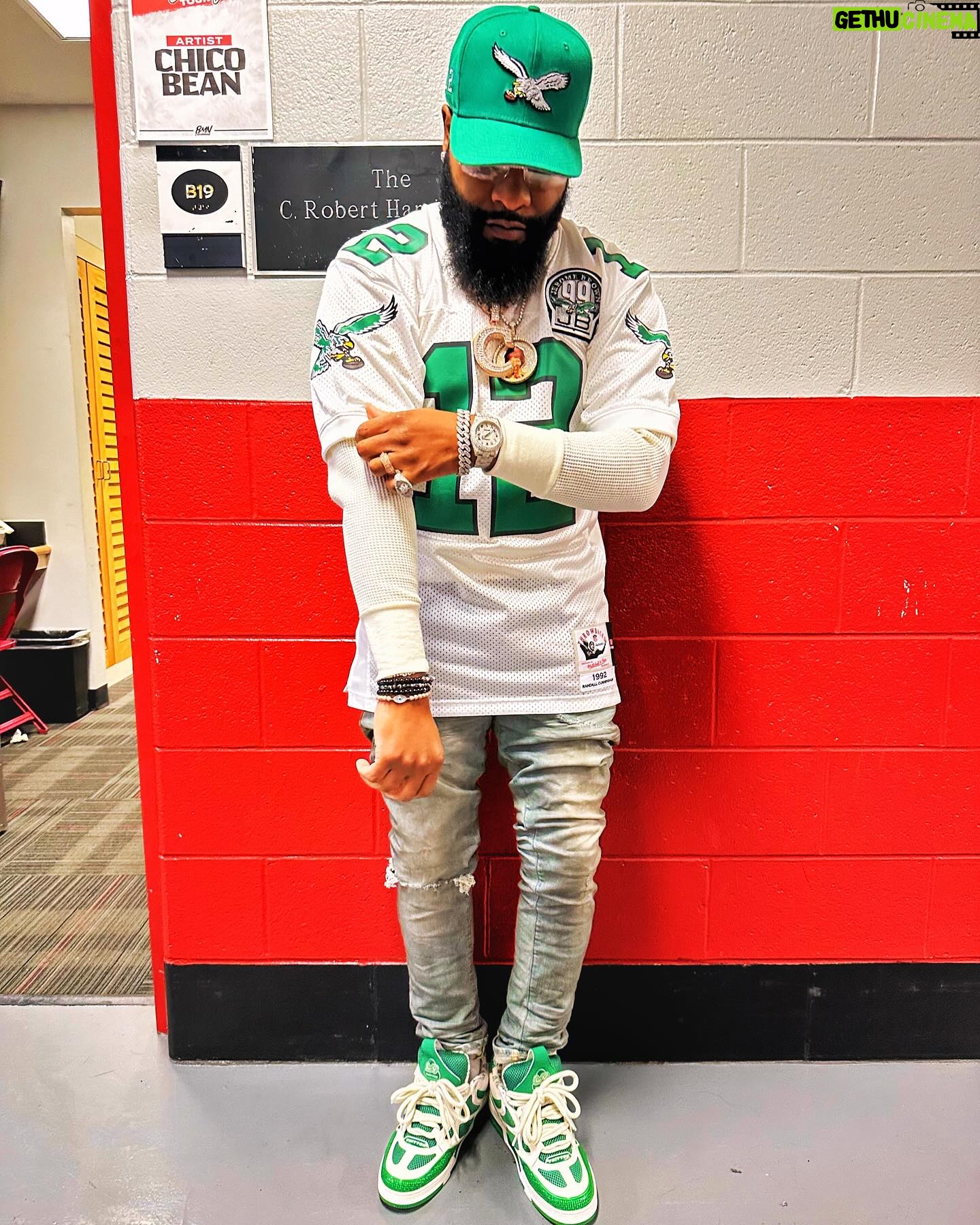 Chico Bean Instagram - “Every day I thank God for all the Things that he did, Got me playing wit Major Figgas like I’m Gillie The Kid” Salute to my Folks @mitchellandness for always looking out when I’m in The City of Brotherly Love…
