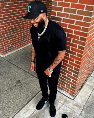 Chico Bean Instagram - “Ima do me no matter what, God as my witness & if you wondering what I do for a living, mind my business”…