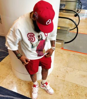 Chico Bean Instagram - “No Im not sick but aint a damn soul illa, chilling in the raq wit the Chicagorillas”…