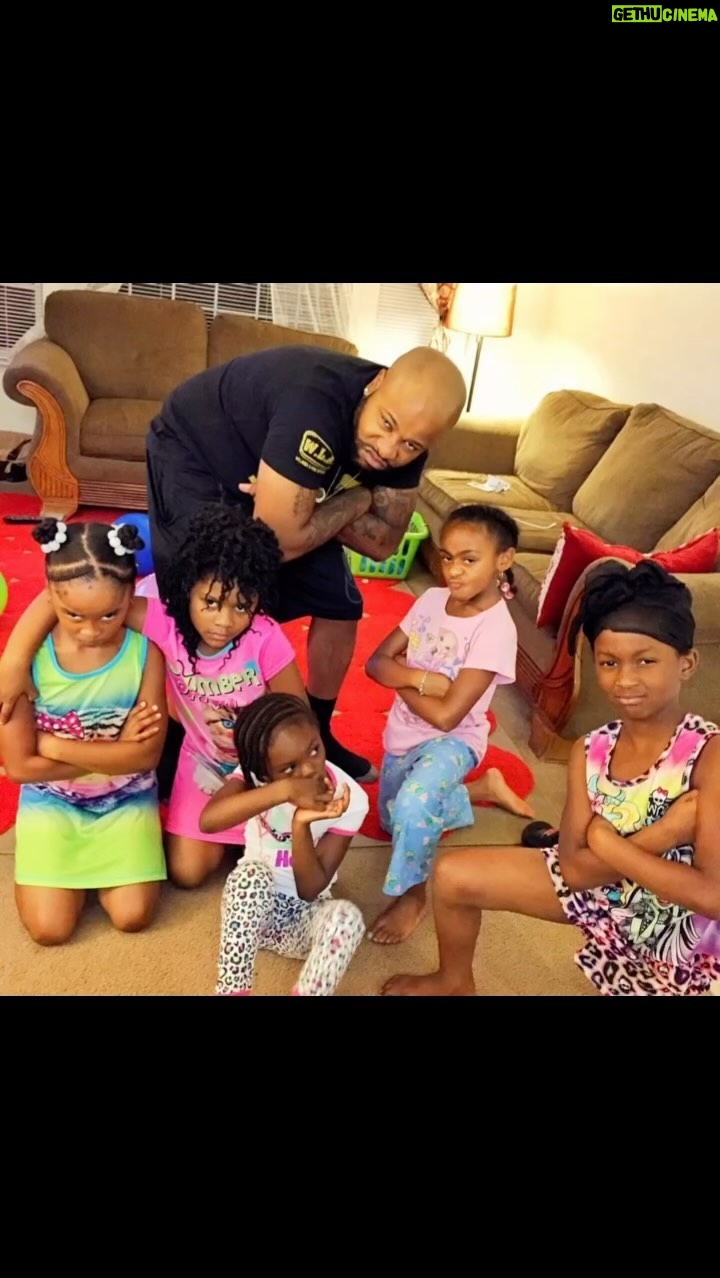 Chico Bean - 72.9K Likes - Started from the Bottom now we Here!!!! PRINCESS GANG🎀🎀🎀!!!!!
PS. For those asking the little one couldn’t make the shoot but she still a member!!!!!