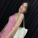 Chidjun Hung Instagram - เป๋ารุ่นนี้ ห้อย น้อล #labubu น้อล #crybaby 🥹🥰 เหมาะมากก 🌈 ของมันต้องมี @blingblingsister.official #blingblingsisterbag