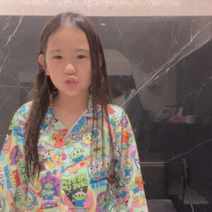 Chidjun Hung Instagram - Little girls time 🫰🧡💚💖💜