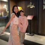 Chidjun Hung Instagram - 💦 สงกรานต์ปีนี้ พาเด็ก ๆ มาลองกินข้าวแช่ ครั้งแรก 😋 มาดูกันดีกว่า ว่าเด็ก ๆ จะชอบมั๊ย 🥰 #ploychidjun #พลอยชิดจันทร์ #Chilihung #Chilynhung #Chinohung #Chithahung #สงกรานต์2567 #ข้าวแช่ #เสน่ห์จันทร์