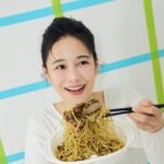 Chien Hung Instagram - 噢買尬！ 這真的是超過一百分的活動啊啊啊 止不住笑意在拍的一組照片 適合我到一個不行哈哈哈哈哈 錢包不薪疼 全家把全明星商品增量35% 而且是加量不加價！！！！ 大家麻煩騰出雙手 一起鼓掌👏🏻👏🏻 不誇張 是超！有！感！的增量 看照片麵包大小就知道整整大了一圈哈哈哈哈 熱門好吃的品項常常吃完意猶未盡 現在免擔心加量吃飽飽🤤 像是 #蒜炒橄欖油腿排義大利麵 香氣十足的蒜頭跟橄欖油拌炒的醬汁配上增量兩片的雞腿ㄙㄨㄚˋ嘴到一個不行 口味偏重我都會再加買個白飯 或是！！啤酒 買尬搭到一個不行 熱門的 #鮮乳脆皮泡芙 真的必須推 身為餡料炸裂的人 等比例增量後 鮮乳坊的香濃牛奶內餡配上酥脆泡芙餅皮 滿足感跟幸福度一百分 還有5/15 上市的 大口美式牛肉堡飯糰（肉餅直接多一片😳） 椰香葡萄麵包跟雙重芝士條也都加大35% 有在愛的母湯錯過 希望每年都有這個活動哈哈哈哈哈 同場加映！！ 5/1-6/11 指定鮮食主餐 搭配 FamiCollection 指定茶飲 現省10元 @familymart_tw #全家全明星 #百萬銷售的美味指南
