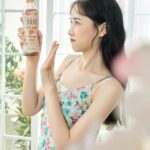 Chien Hung Instagram – 元氣美！！！
這個取名必須先買來自拍吧 (⁎⁍̴̛ᴗ⁍̴̛⁎)
哈哈哈哈哈

身為看起來像全糖人的無糖茶人
波蜜新的元氣美茶必須鼓掌欸（取名先一百🤓
有兩種口味
🔻亮妍紅烏龍
茶香十足帶一點果香且口感圓潤
喝的時候很順口還有添加水之透亮Q10
我最喜歡這口味 😆
🔻明澈青茶
清新的茶香帶一點點茉莉香
這款不愛無糖茶的我室友也可以接受
添加葉黃素

兩款完全沒有茶澀感（重要！）很順口
且皆零熱量零香料
上班、下午茶等等隨時喝都不會有負擔 🥰

🉐4/30前7-11、OK及萊爾富超商嚐鮮價單瓶$25；任兩瓶$45 
📍超商和全聯新上市 🏃🏻‍♀️
快去讓下午的元氣滿滿一下 ☀️

#波蜜元氣美茶 #好茶好元氣 #超商新品