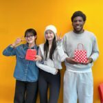 Chien Hung Instagram - #千在加拿大 今天是我在多倫多最後的一堂課跟聚餐 準備了台灣零食給我可愛的同學們✨ 還有很多心得要想分享 但這邊是凌晨四點太睏了哈哈哈 所以先分享照片給大家 😆 #我愛我的老師跟同學們 ✨ #憑著一點勇氣用菜英文來到這 #一個月轉眼就結束了 人生也是 （莫名感觸很多 但又太睏睜不開眼哈哈哈