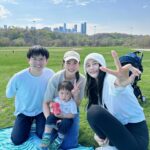 Chien Hung Instagram – #千在加拿大 ✨
在多倫多收到很多觀眾推薦的餐廳、超市跟景點等等
所以一直想說要快閃跟大家見面聊個天
連日壞天氣，早上起來看沒下雨還出太陽就決定是今天了 😆

真的很感謝大家大老遠特別過來
本來還怕小零食發不完哈哈哈！
佩服在異國生活的大家
希望不管是在這裡讀書、工作創業
或長住的朋友都能一切順利！
啊！還有順利脫單哈哈哈 

#第一次辦快閃好緊張
#封面照是第一組到還陪我聊超久的可愛夫妻🧡
#前30分鐘才公布忘記多倫多很大移動時間比較久
ㄍㄡˇ咩納賽 哈哈哈🤣
#結果背曬傷了哈哈哈哈