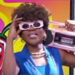 ChikyBomBom Instagram - Jueves de gozadera y #Chikybombon nos lo recuerda con esta increíble actitud que todo el equipo de #EnCasaconTelemundo comparte. 🎶💃🏻 ¿Listos para el fin de semana? 🎉