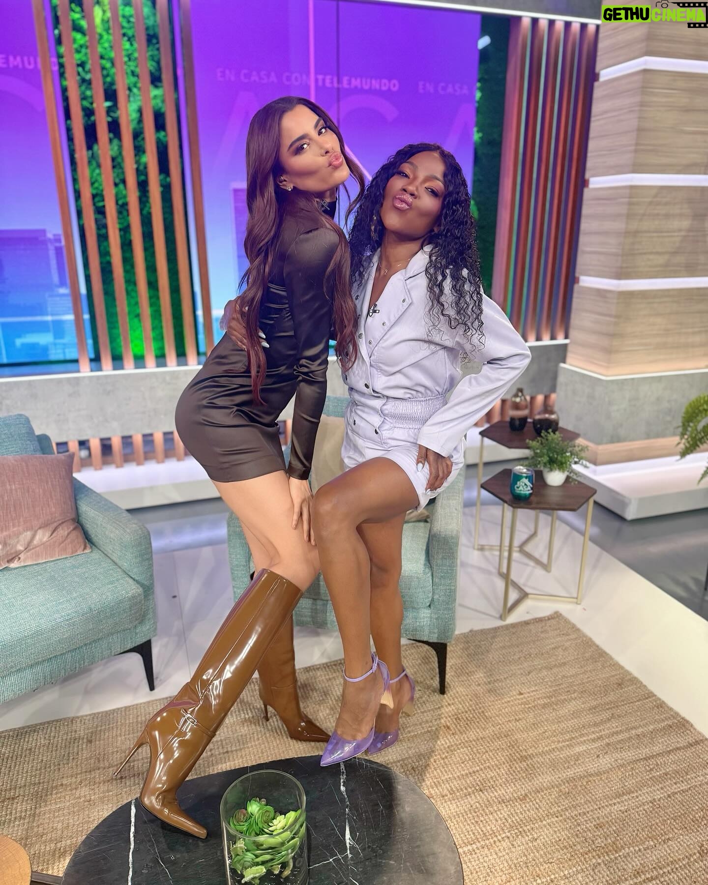 ChikyBomBom Instagram - REINAS HERMOSAS @encasacontelemundo