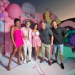 ChikyBomBom Instagram - YO TU NO ME PIERDO ESTA EXCLUSIVA POR @encasacontelemundo @hoydia @telemundo LA MÁS VIRAL @yailinlamasviralreal @6ix9ine COMO NUNCA CELEBRANDO LA VIDA DE LA PRINCESA