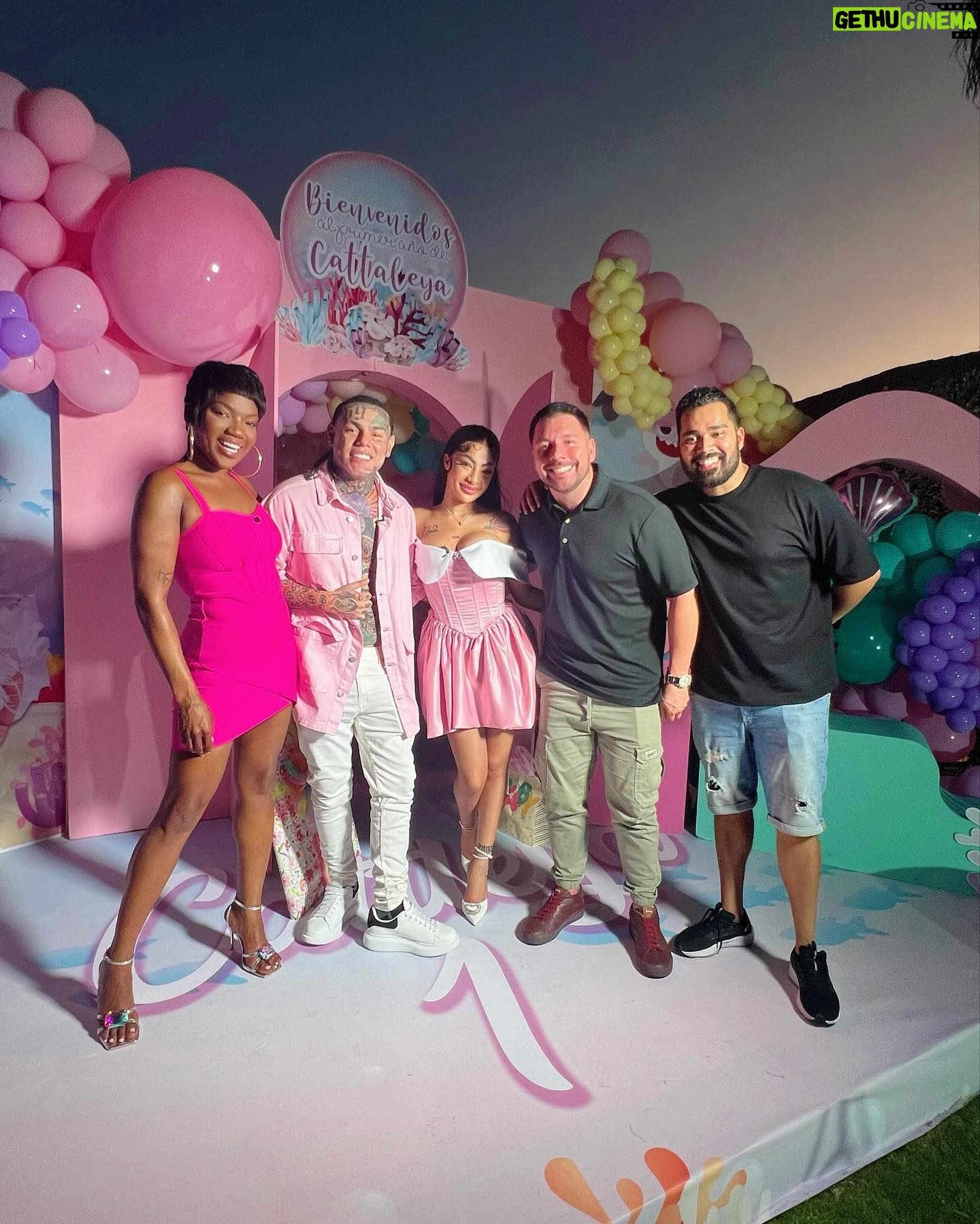 ChikyBomBom - 126.7K Likes - YO TU NO ME PIERDO ESTA EXCLUSIVA POR @encasacontelemundo @hoydia @telemundo LA MÁS VIRAL @yailinlamasviralreal @6ix9ine COMO NUNCA CELEBRANDO LA VIDA DE LA PRINCESA