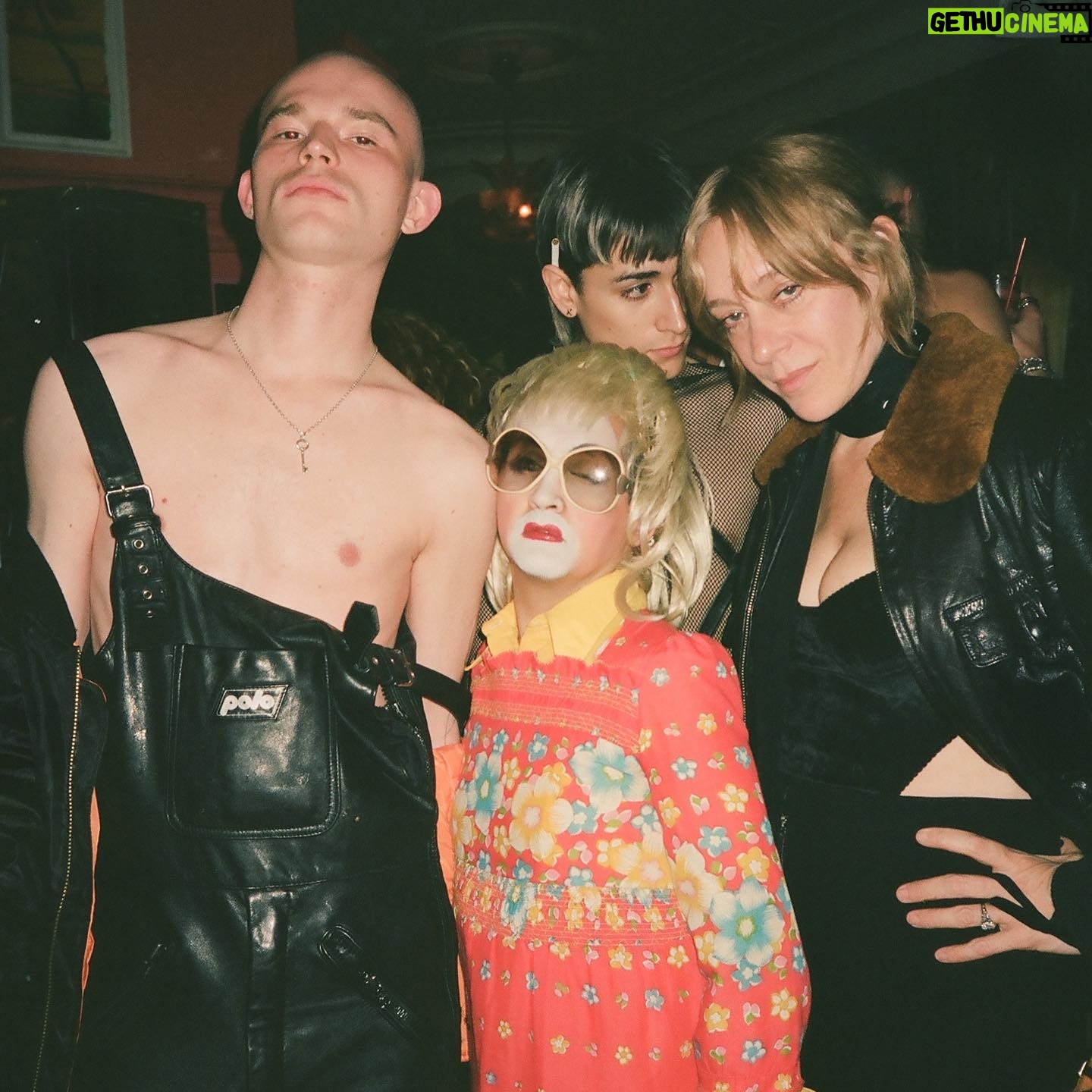 Chloë Sevigny Instagram - #flashback to when we went to #paulsdolls now happening every Wednesday at #paulscasablanca 💅🏻