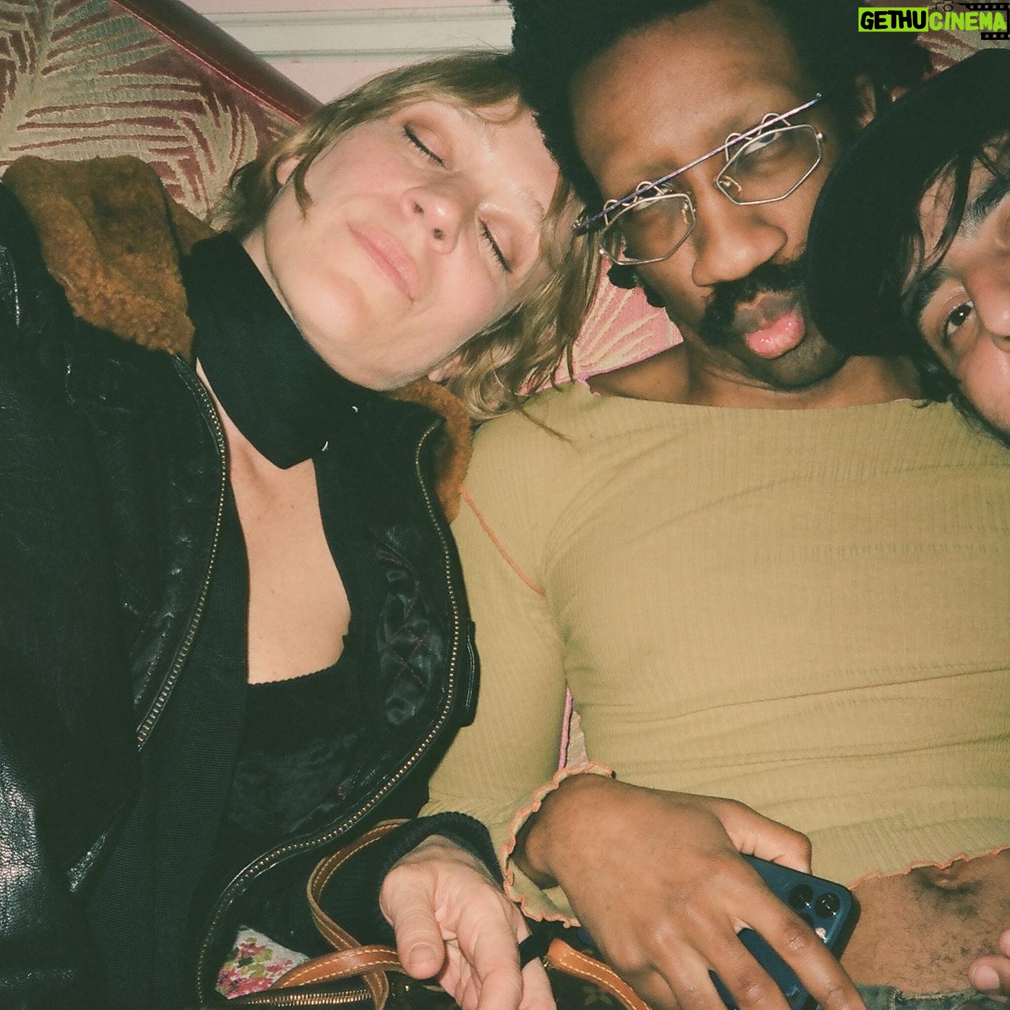 Chloë Sevigny Instagram - #flashback to when we went to #paulsdolls now happening every Wednesday at #paulscasablanca 💅🏻