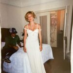 Chloë Sevigny Instagram - #vanityfair Oscar party #2002 #workingactress in vintage #hollyharp from @decadesinc and 70’s @bulgari jewels hair by @jaydiola make up @jilliandempsey 2002, Halle Berry won best actress for Monsters Ball and Denzel for Training Day respectively.