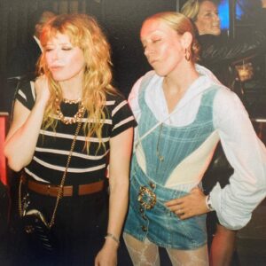 Chloë Sevigny Instagram - 🚨Attention to the young man who was at the SNL after party the night @nlyonne hosted and @jbrekkie performed, you took a photo of me, Natahsa and Lorne Michaels on a point and shoot camera. Can we see it pretty please? Who are you? Please respond if the shot came out. We need for our minds archives. 🚨
Thank you,
Chloë & Natasha 
📸 @baby_seal777 while we both rest or maybe roll our eyes at the same moment