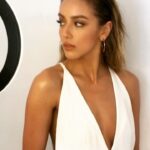 Chloe Bennet Instagram - Hey @kiranasrat remember when we went to Italy and we got pasta drunk and also regular drunk and tried to be influencers at 4am? ...I have like 749263 videos of us just individually walking down hallways(!!!!) the fuck were we doing?! Whatever it was I miss it. We’re so dumb but, I miss doing dumb things like this.