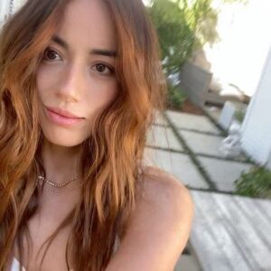 Chloe Bennet Instagram - A female, asian, red headed, superhero (again). ✨fuck yeah✨ Go ahead and normalize being anything you want hunnyyy.