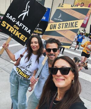 Chloe Bridges Instagram - Hopefully this strike will be over soon 😬😬 but in the meantime it’s been great seeing old work buds (anyone catch my 2006 George Lopez episode lol) and making new friends too. Thank you @varonp for photos @angeliquecabral for your impressively long selfie arm and @latinasactingup for always being amazing organizers #unionstrong