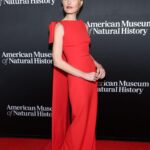 Chloe Fineman Instagram - ❤️ @amnh x @nbcsnl Thank you @broecker.t @sammybaebee for putting together this dream dress and my snl family @danielaznyc @jimmybegoode #renee for getting me ready between sketches 🤣 📸 @gettyentertainment
