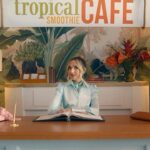 Chloe Fineman Instagram - In my Tropic Bowls era with @tropicalsmoothiecafe #partner