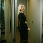 Chloe Fineman Instagram - It’s giving Vintage… 📸 @emjbhe Archival Mugler @vintagegrace styled by @yaelquint @bulgari @victoriabeckham @calzedonia Insane Glam @matthewmonzon @makeup.marc @jacobschwartzhair