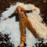 Chloe Fineman Instagram – Tampon Faaaaaaarrrrrrrm! @nbcsnl 
Thank you Kate McKinnon and Alison Gates for writing my favorite thing ever and @timwilkime for letting me do tampon snow angels.