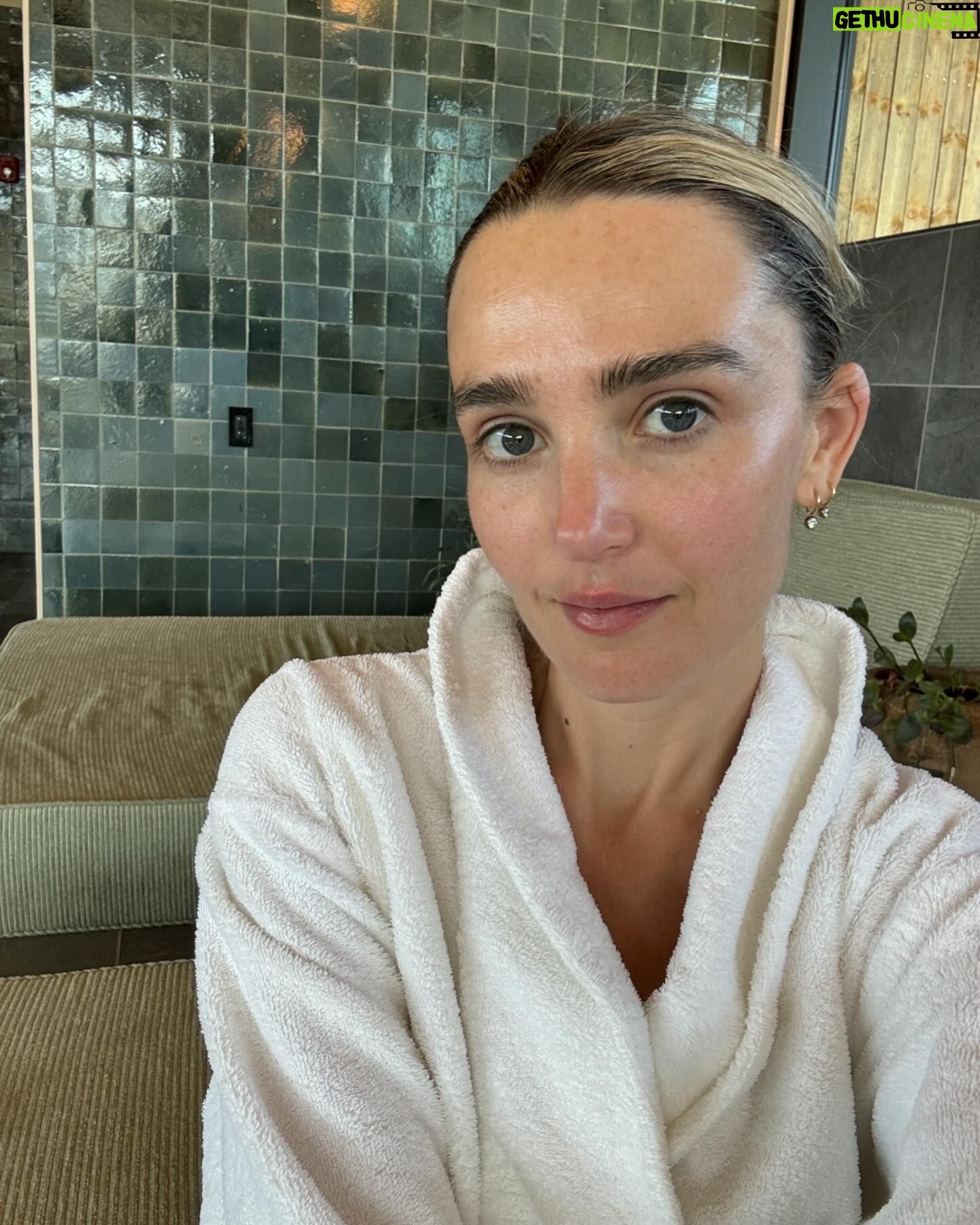 Chloe Fineman Instagram - @wildflowerauberge we came, we relaxed, we met donkeys, and one of us took shit in the woods
