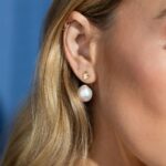 Chloe Fineman Instagram - Fineman Sisters X SRJ. A modern heirloom collection of diamond and pearl studs and earring jackets inspired by the sisters’ collective love of vintage style. Created in mind with the sister tradition of (let’s be honest) stealing from each other's closets. @chloeiscrazy & @emmafineman decided to settle the score by working with Sophie to design everyday statement pieces that can be swapped & shared to reflect their personal style. "We're 'dress for the occasion type bitches,' and with this collection, you can mix and match every piece to be perfectly styled from a wedding, or cocktail party, to every day just with jeans and a T-Shirt." Get to know the Fineman sisters and shop their collection via the link in bio & stories. 📷: @samhylton 💄: @janicedaoud @makeupbyarbella . . . . . . . . #sophieratner #sophieratnerjewelry #SRJ #collab #finejewelry #madeinnyc #sustainablefashion #chloefineman #emmafineman #finemansisters #pearlearring #earringjacket #diamondearring #baroque #baroquestyle #motherofpearl
