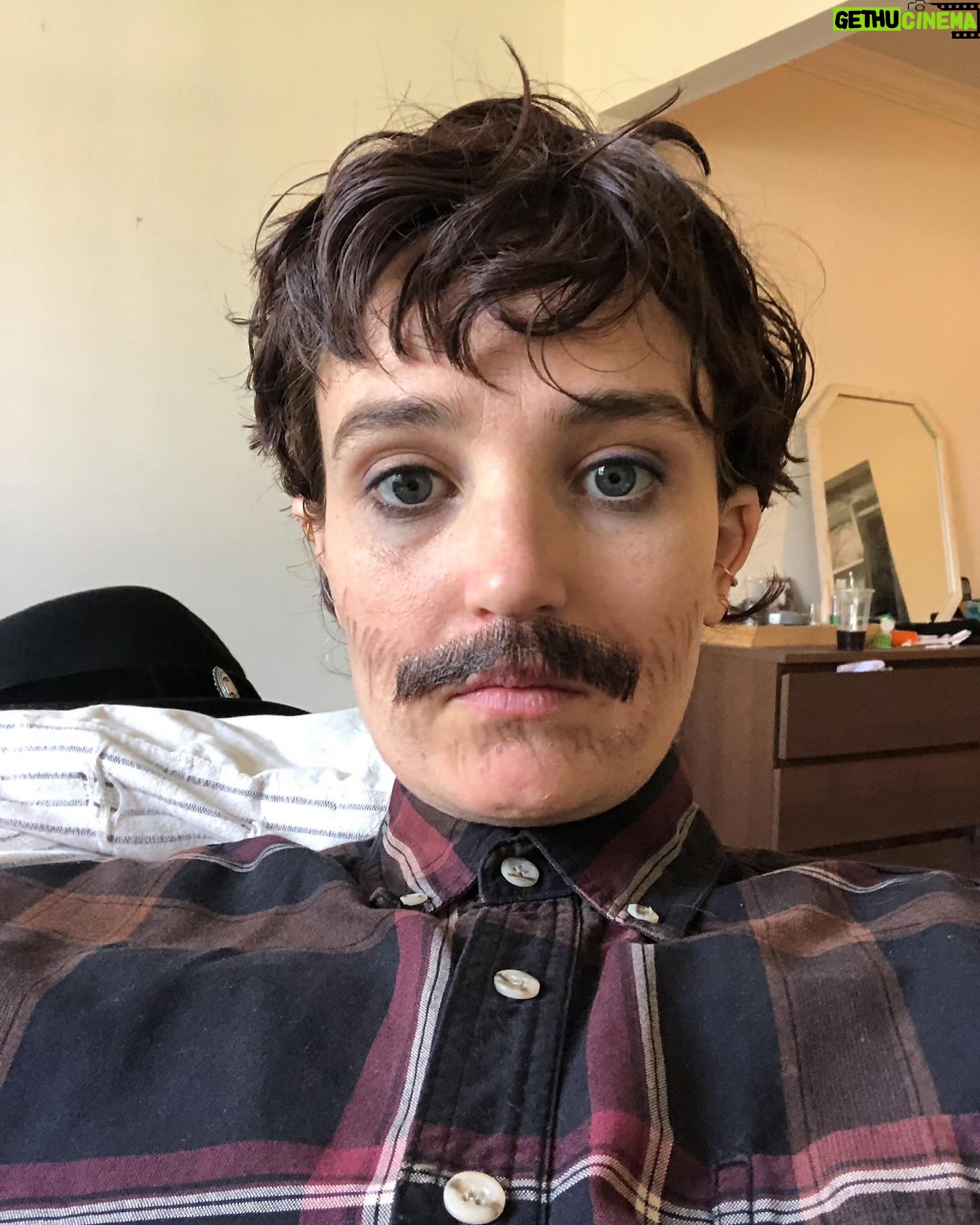 Chloe Fineman Instagram - “She’s like if AI was asked to make Will Forte into a female”