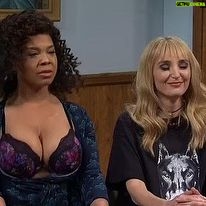 Chloe Fineman Instagram - Thank you @nbcsnl for a fun week back 🤣🤣 “The only thing more erotic than @jacobelordi is @punkiejohnson’s bare ass rack” - @jimmyfowlie