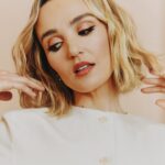 Chloe Fineman Instagram - Thank you @intothegloss for revealing my MAJOR addictions to skincare and beauty products... but also kinda cool to shout out so many products i love?! Any questions I’ll answer in comments! Link in bio for interview! Interview by @daisebedolla Photos by @a.genova #ITGTopShelf
