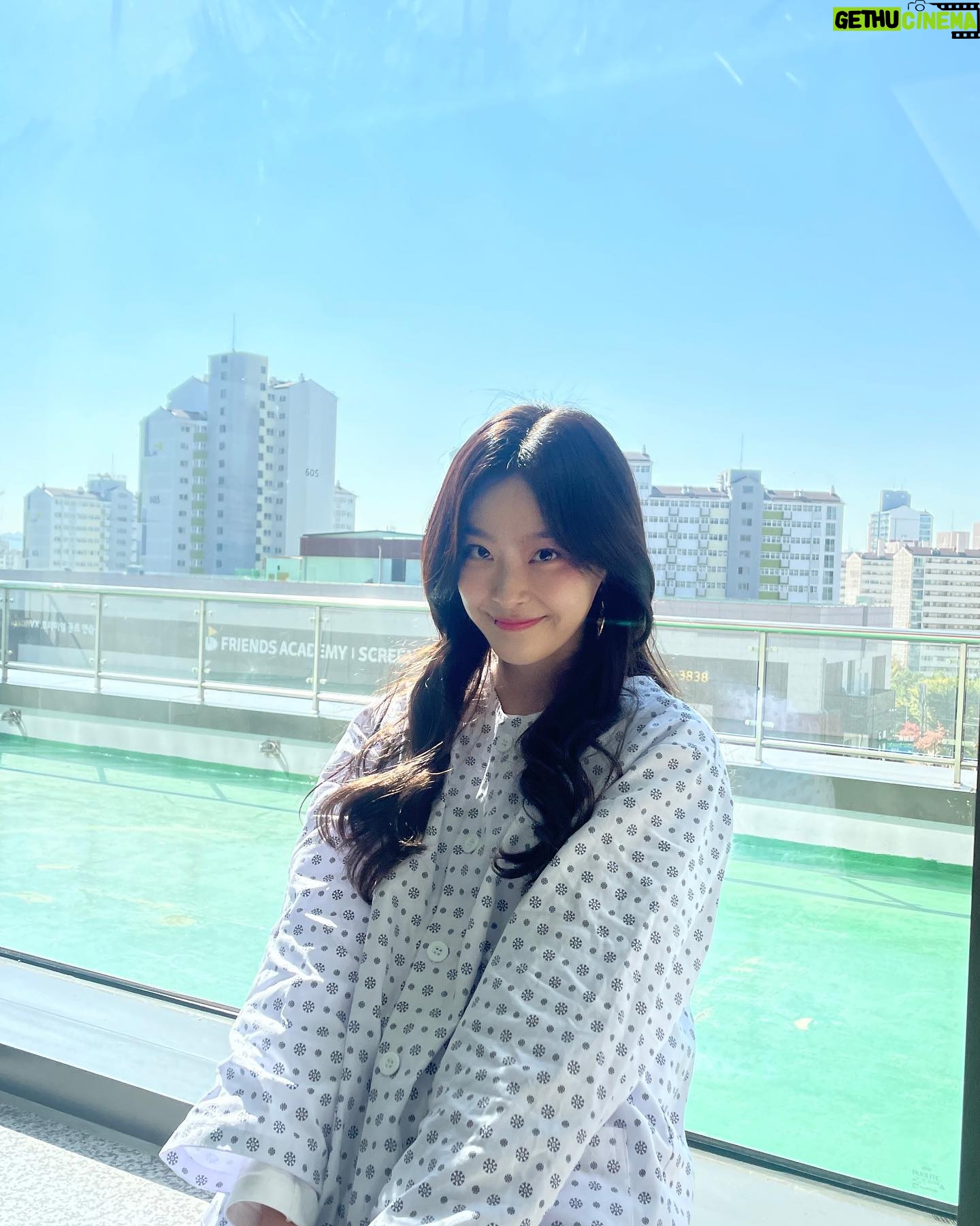 Choi Hee-jin Instagram - ννκ²!π«Άπ»λ μ¬λμ΄μμ΅λλ€β€οΈ μΆμ΄λ μΈμ κ°λ λ λ°λ»νμ
¨λ κ°λ
λλ€,μ€ν
λΆλ€ μ λ§ κ°μ¬νκ³ κ³ μλ§μΌμ
¨μ΅λλ€!! μ§§μμ§λ§ bjμμμμΌλ‘ 촬μνλ λμ μκ΄μ΄μκ³ ν볡ν μκ°μ΄μμ΅λλ€!!βΊ