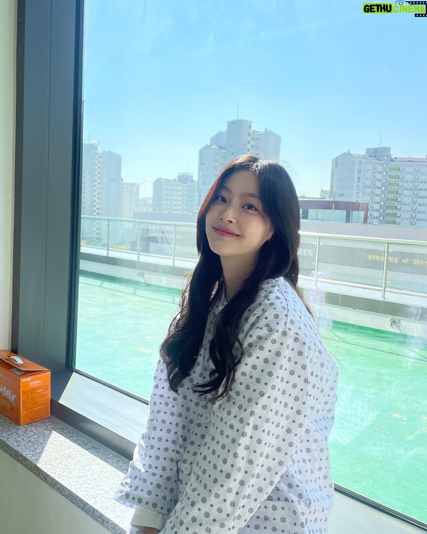 Choi Hee-jin Instagram - ννκ²!π«Άπ»λ μ¬λμ΄μμ΅λλ€β€οΈ μΆμ΄λ μΈμ κ°λ λ λ°λ»νμ
¨λ κ°λ
λλ€,μ€ν
λΆλ€ μ λ§ κ°μ¬νκ³ κ³ μλ§μΌμ
¨μ΅λλ€!! μ§§μμ§λ§ bjμμμμΌλ‘ 촬μνλ λμ μκ΄μ΄μκ³ ν볡ν μκ°μ΄μμ΅λλ€!!βΊ