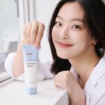 Choi Hee-jin Instagram - @manyoofficial 평소에도 자주 사용하던 브랜드와 함께하게 되어서 행복합니다!☺️ 마녀공장 많이 사랑해주세요💙