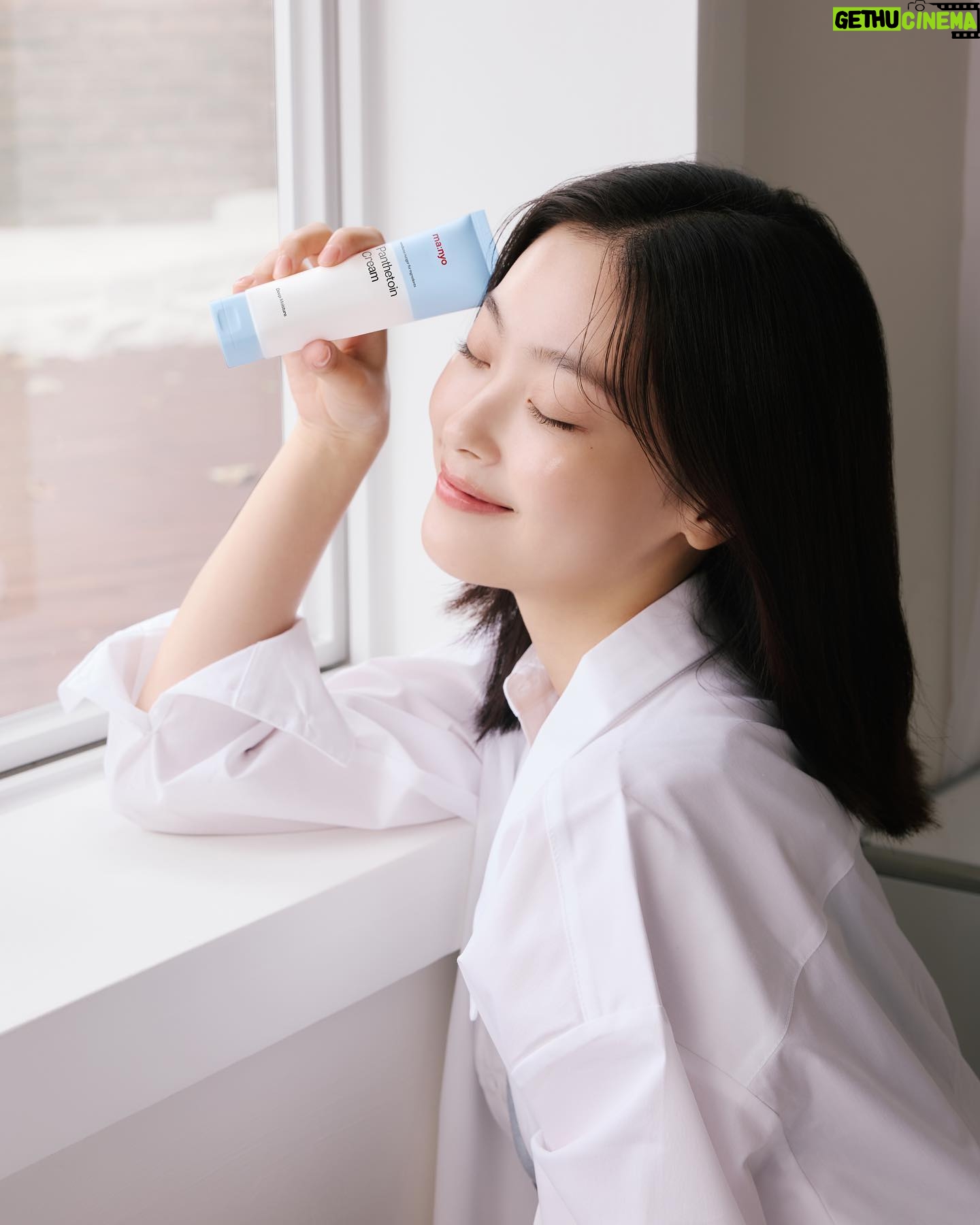 Choi Hee-jin Instagram - @manyoofficial 평소에도 자주 사용하던 브랜드와 함께하게 되어서 행복합니다!☺️ 마녀공장 많이 사랑해주세요💙