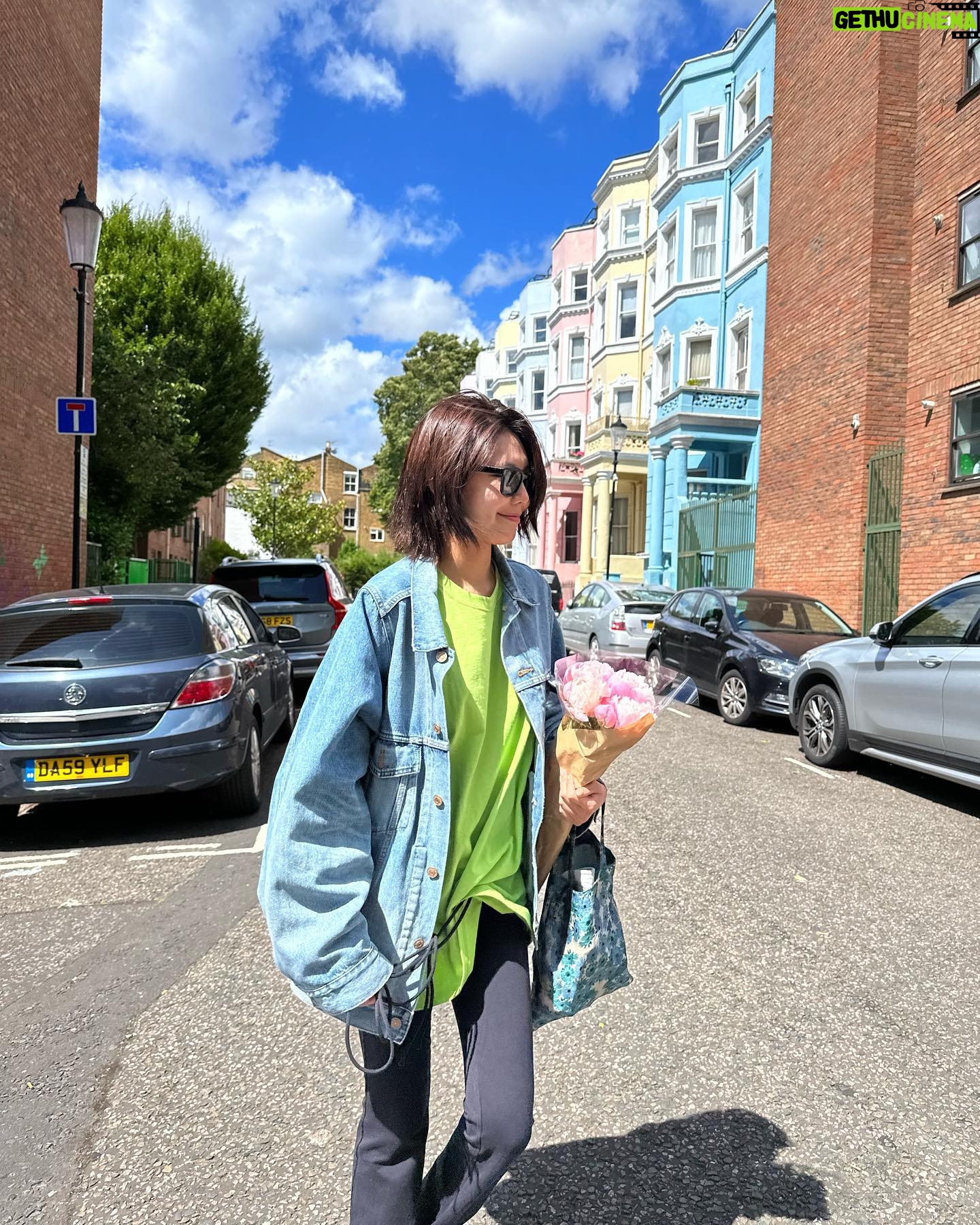 Choi Soo-young Instagram - 버릴게 하나도 없는 2023 런던🇬🇧 (인스타 20장된다고 어디서 본것같은데 어떻게해야하는지 아는 사람🤓)