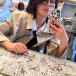 Choi Soo-young Instagram – 버릴게 하나도 없는 2023 런던🇬🇧
(인스타 20장된다고 어디서 본것같은데 어떻게해야하는지 아는 사람🤓)
