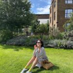 Choi Soo-young Instagram – 버릴게 하나도 없는 2023 런던🇬🇧
(인스타 20장된다고 어디서 본것같은데 어떻게해야하는지 아는 사람🤓)
