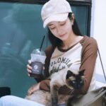 Choi Yeon-cheong Instagram - 𝘛𝘩𝘢𝘯𝘬 𝘺𝘰𝘶 𝘧𝘰𝘳 𝘵𝘩𝘦 𝘨𝘪𝘧𝘵 🐈‍⬛🖤