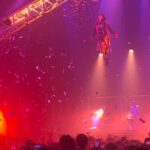 Choi Yeon-cheong Instagram - 🇰🇷 지금까지 FUERZABRUTA 푸에르자부르타에 스페셜게스트로 함께 하게 된 최연청이었습니다! 감사합니다! - 푸에르자부르타는 스페인어로 ”잔혹한 힘”이라는 뜻으로, 현대인의 스트레스를 모티브로 한 다양한 감정들을 언어가 아닌 퍼포먼스로 표현한 공연입니다. 저는 4명의 아르헨티나 배우들과 함께 보우라는 공모형을 표현하는 씬 하나와 , 단독으로는 14M 공중에서 와이어를 타며 달리는 씬을 하게 되었는데요. 어떻게 하면 관객분들에게 좀 더 이 공연의 의미를 잘 전달해드릴 수 있을 까 고민 끝에 할리퀸을 분장하여 제 감정을 표현하게 되었습니다. 영화 “수어사이드 스쿼드” 에서 조커가 할리퀸에게 “너도 자유를 느껴봐” 라며 와이어를 던지면 할리퀸이 그 와이어를 신나게 타는 장면이 있는데요. 그 장면에서 영감을 받아 저만의 자유를 표현했습니다. 많은 분들께서 제가 표현한 할리퀸을 너무 좋아해주셔서 저또한 보람있고 뜻깊은 공연이었습니다. 마지막까지 다치지 않고 즐거운 마음으로 무사히 공연을 마치게 되어서 너무 감사합니다🙏🏻 - 여러분 모두 새해 복 많이 받으세요🙇🏻‍♀️🧡