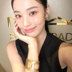 Choi Yun-jin Instagram - M.A.C 🖤 #맥 #세럼광파데 #맥세럼광파운데이션 #세럼광파운데이션