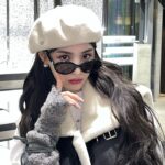 Choi Yun-jin Instagram - 😎
