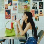Choi Yun-jin Instagram - #AD @etro #EtroVelaBag #MiniVelaBag #에트로 #미니벨라백